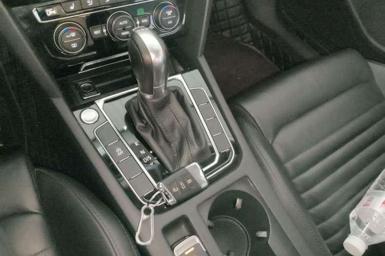 Used Volkswagen Magotan 2019 330TSI DSG Luxury Version China VI Standard
