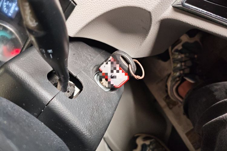 Used Jinbei New Hiace S 2023 1.5L Wealth Edition Van 2/5-Seater Air-Conditioned Model SWC15M