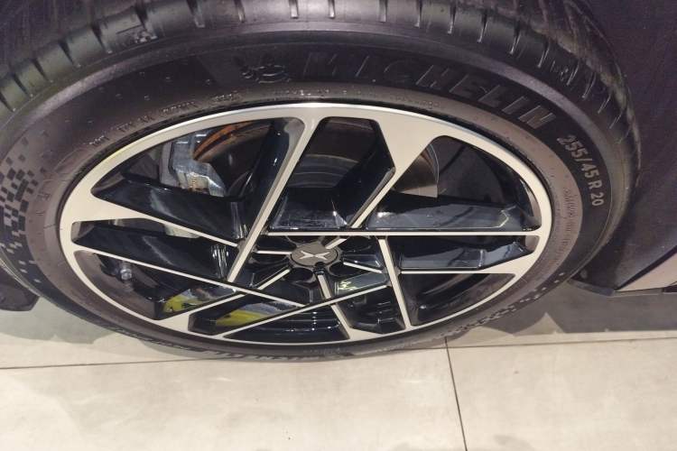 Used XPeng P7+ 2024 Long-Range Max Left Front Wheel Hub