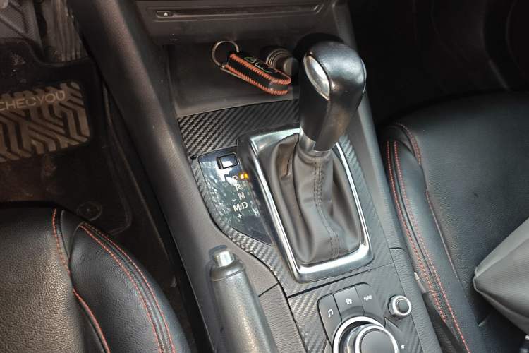 Used Mazda 3 Axela 2014 Sedan 1.5L Automatic Luxury Model