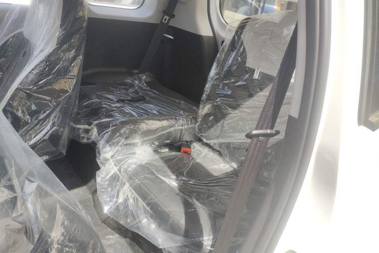 Used CHANGAN NEVO Lumin 2025 301km Honey Dew Edition Left Rear Seat