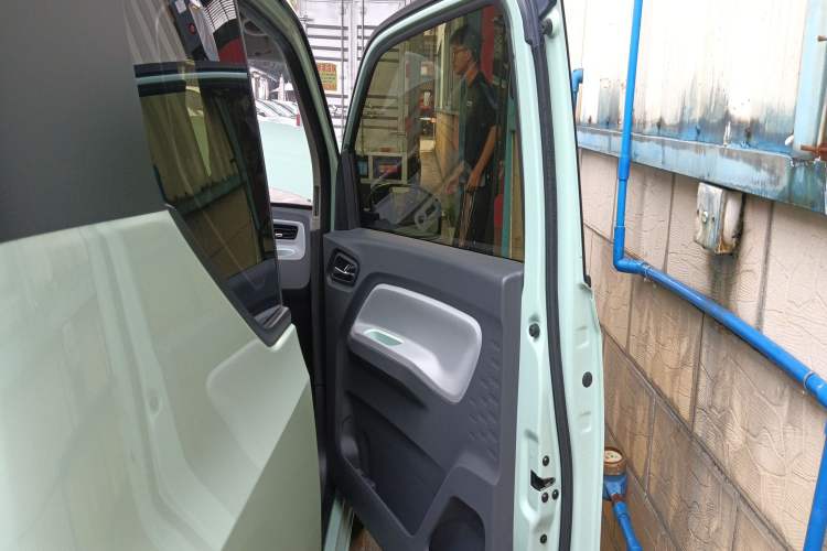 Used Wuling Hongguang MINIEV 2022 Macaron Premium Model – Lithium Iron Phosphate