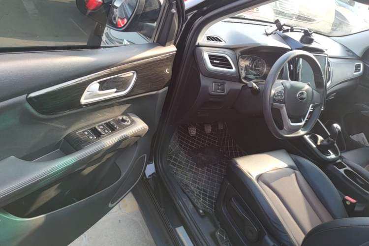 Used SWM X7 2020 2.0L Manual Comfort Version 7 Seats
