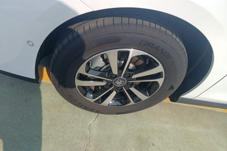 Used BYD Qin PLUS 2025 DM-i Smart Drive 120KM Superior Model
