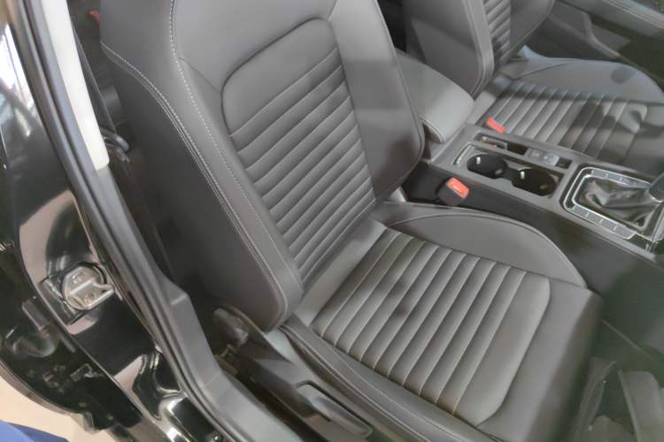 Used Volkswagen Magotan 2025 Zhongxiang Version 280TSI DSG Comfort Edition