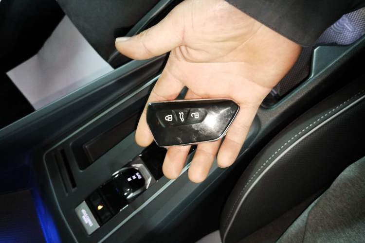 Used Volkswagen Golf 2023 Facelift 280TSI DSG R-Line Lite