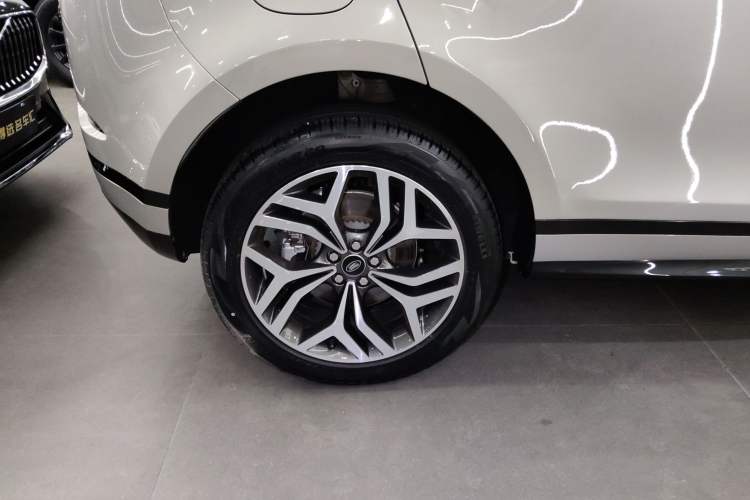 Used Land Rover Range Evoque 2023 Aurora L 249 PS Luxury Edition
