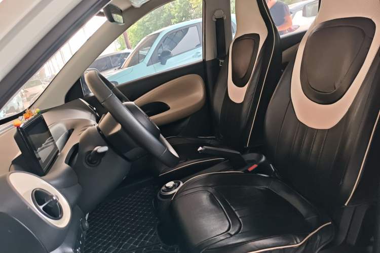 Used Wuling Bingo 2023 203km Light Edition Left Front Seat