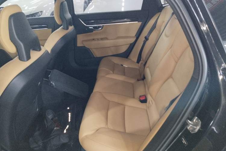Used Volvo S90 2018 T5 Zhiyuan Edition
