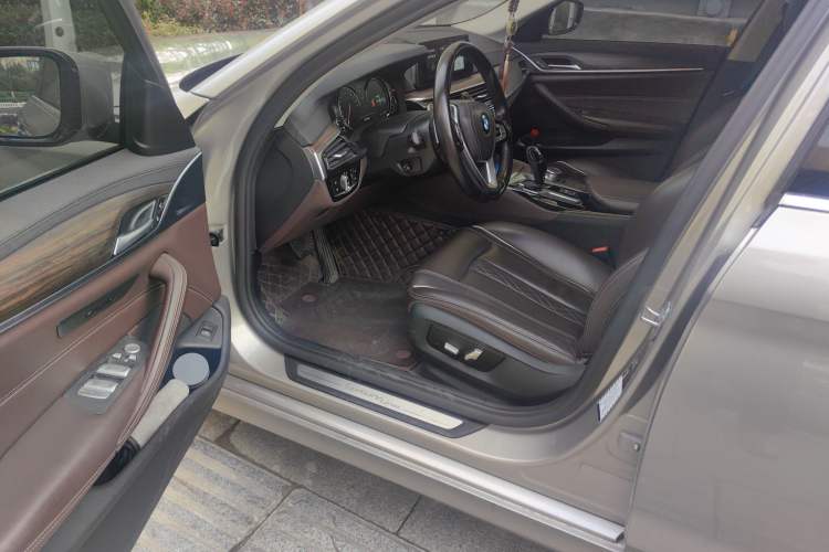 Used BMW 5 Series 2018 Revised Version 530Li Leading Edition Luxury Package Driver Seat