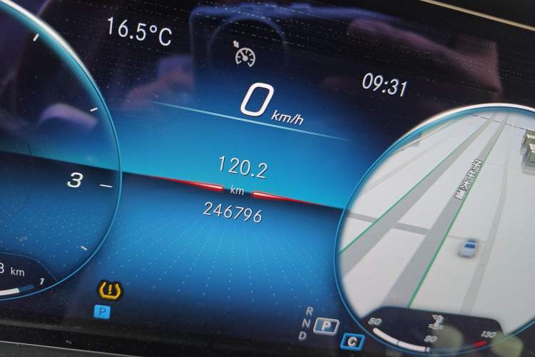 Used Mercedes-Benz E-Class 2021 Facelift E 300 L Stylish Edition Odometer Close Up