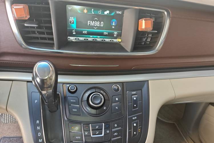 Used Buick GL8 2018 28T Luxury Model China VI Standard
