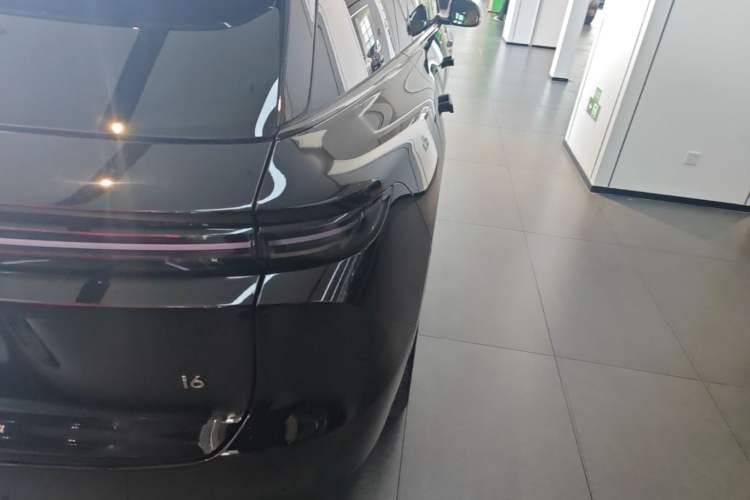 Used Li Auto i6 2025 Model Two-Wheel-Drive Standard Type Right Rear Taillight