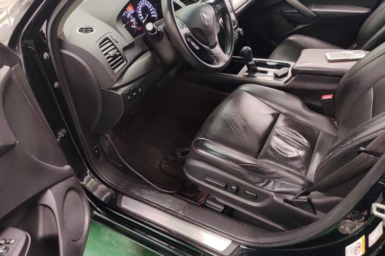 Used Acura RDX 2013 3.5L Four-Wheel Drive Luxury Edition