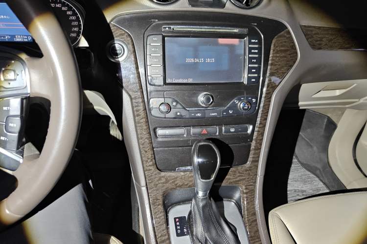 Used Ford Mondeo 2011 2.0L GTDi 200 Luxury Edition Audio And AC Panel