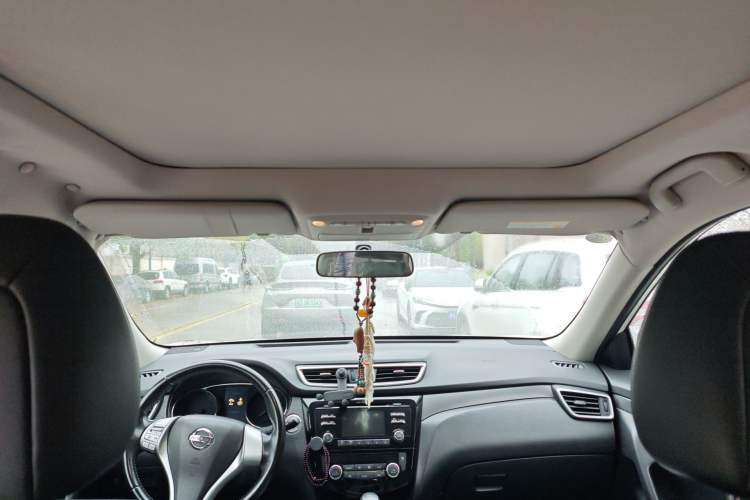 Used Nissan X-Trail 2015 2.0L CVT Comfort MAX Edition 2WD Headliner