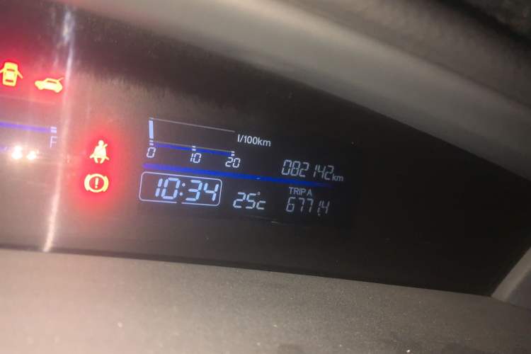 Used Honda Jade 2013 1.8L automatic Comfort version 5 seats
