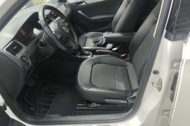 Used Volkswagen Santana 2015 1.6L Automatic Comfort Edition Left Front Seat