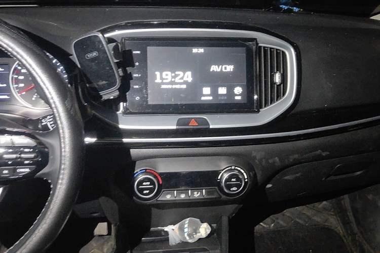 Used Kia kx1 Stonic 2021 1.4L CVT Sunroof Model