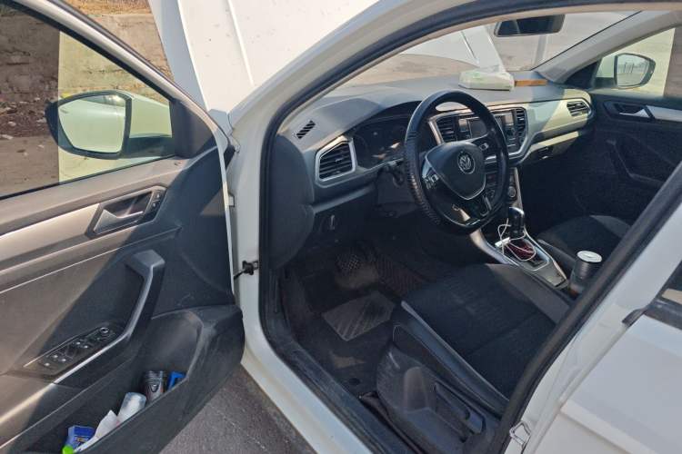 Used Volkswagen T-ROC 2018 230TSI DSG Two-Wheel Drive Advanced Version China V Standard