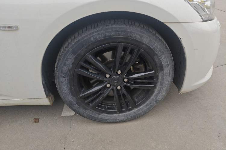 Used Infiniti G Series 2013 G25 Sedan Luxury Sport Edition Right Front Wheel Hub