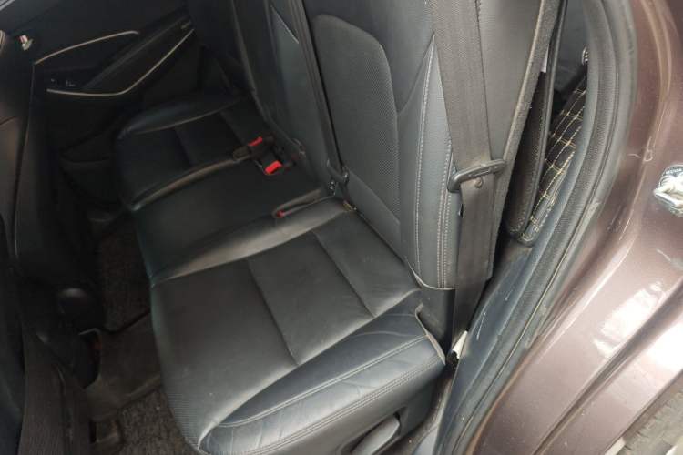 Used Hyundai Santa Fe 2015 2.0T Automatic 4x4 Top-Grade 7-Seater