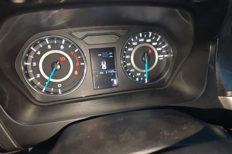 Used Soueast A5 Wing Dance 2019 1.5L Manual E-Hawk Edition China VI Odometer Close Up