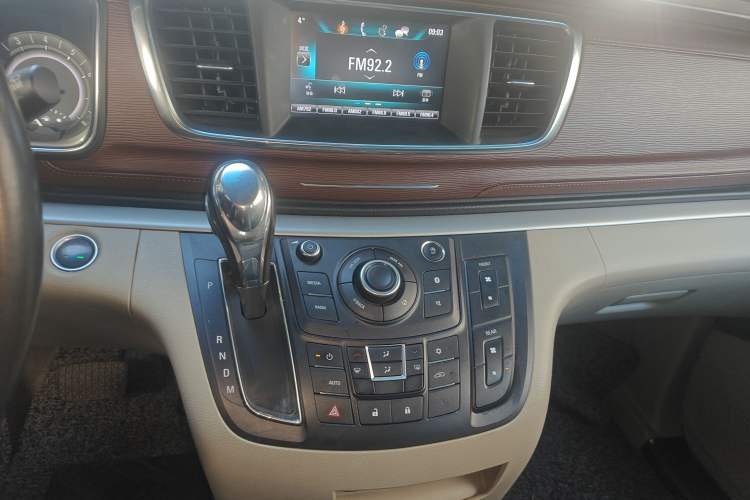 Used Buick GL8 2018 28T Luxury Model China VI Standard
