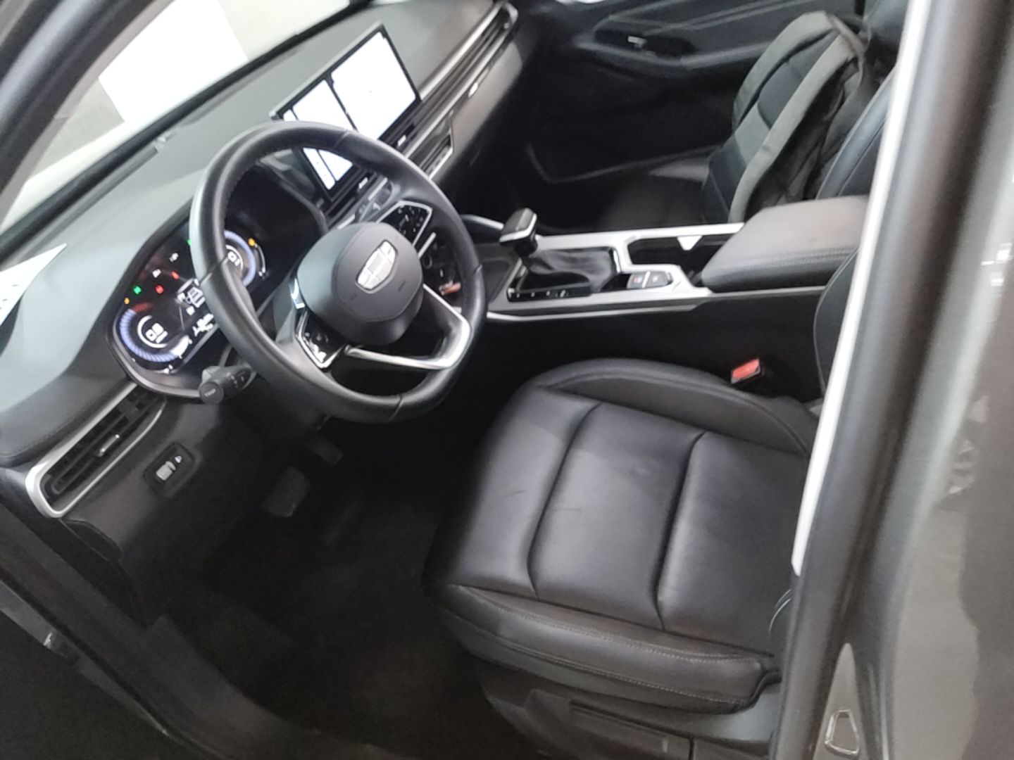 Geely Auto Emgrand 2025 4th Generation 1.5L CVT Luxury Version — снимка 17