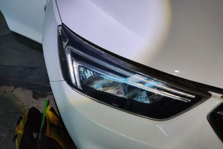 Used Buick Encore 2017 18T Automatic Two-Wheel Drive Urban Leading Model Right Front Headlight