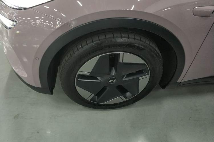 Used ONVO L60 2024 60 kWh Rear-Drive Version
