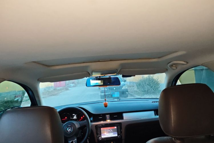 Used Volkswagen Bora 2013 1.6L Manual Comfort Model Headliner