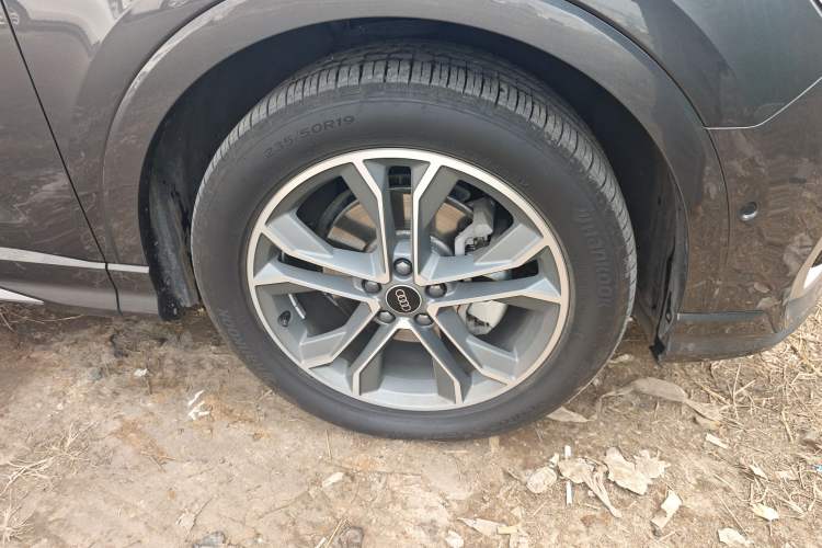 Used Audi Q3 2025 quattro 45th Anniversary Edition 40TFSI Fashionable and Dynamic Model Right Front Wheel Hub