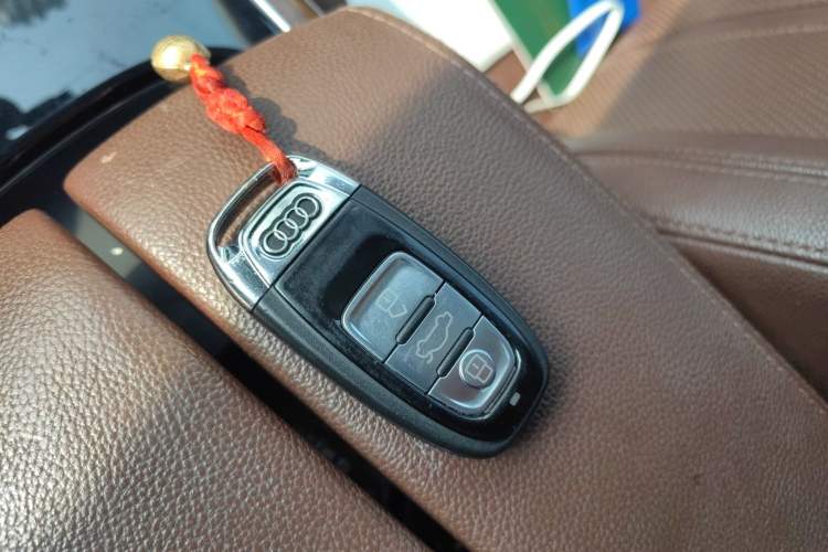 Used Audi A8 2014 A8L 45 TFSI quattro Comfort model Vehicle Key