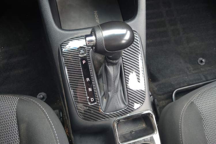 Used Kia K3 2016 1.6L Automatic GL Gear Lever