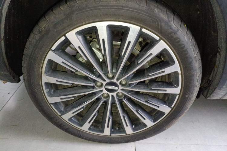 Used Geely Auto Monjaro L 2025 Dongfang Yao 2.0TD Automatic Lanxing Edition
