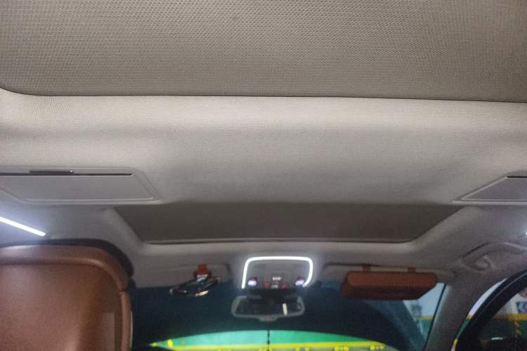 Used Audi A8 2013 A8L 45 TFSI quattro Comfort model Headliner