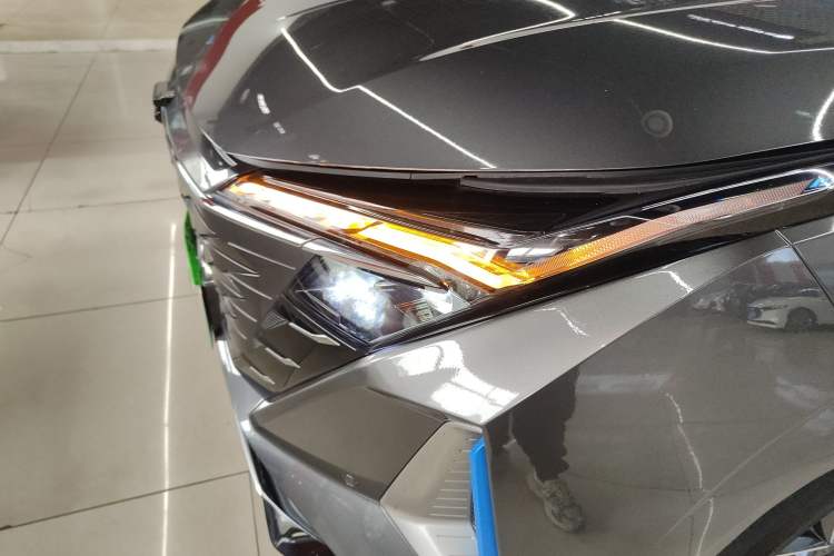 Used Oshan Z6 New Energy 2023 ZhiDian iDD 150KM Flagship PLUS Smart Parking Edition