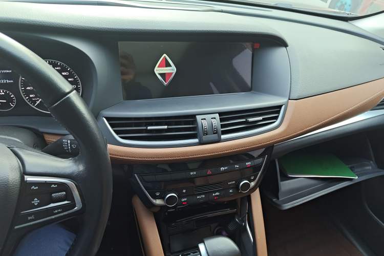 Used BORGWARD BX7 2016 28T Two-Wheel Drive Luxury Version 5 Seats
