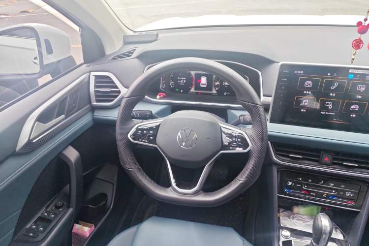 Used Volkswagen Tharu 2024 300TSI Two-Wheel-Drive Full Moon Edition