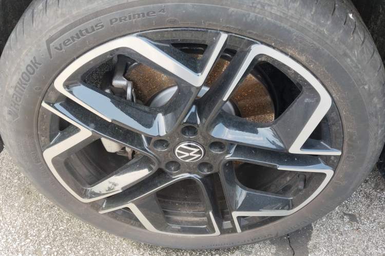 Used Volkswagen Tayron 2025 Tiguan L 380TSI 4Motion Luxury Left Front Wheel Hub