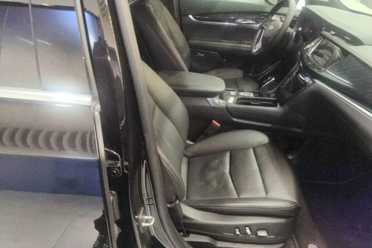 Used Cadillac XT6 2022 2.0T Six-Seater Four-Wheel Drive Luxury Version
