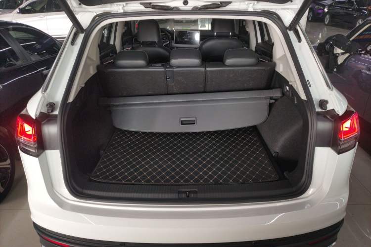 Used Volkswagen Tayron 2023 300TSI Two-Wheel-Drive Luxury Plus Advanced Edition Trunk