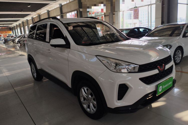 Used Wuling Hongguang S3 2018 1.5L Manual Standard Version China V Standard Front Right 45 Deg