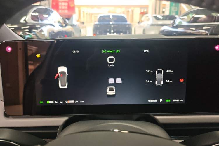 Used VOYAH PASSION 2024 PHEV Four-Wheel Drive Ultra-Long Range Executive Edition Instrument Cluster