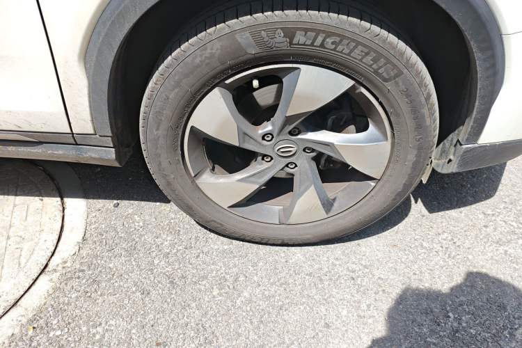 Used GAC Trumpchi GS8 2020 GS8S 390T Two-Wheel Drive Prestige Edition Right Front Wheel Hub