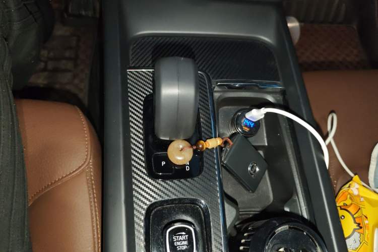 Used Volvo XC60 2024 B5 4x4 Smart Luxury Edition Gear Lever