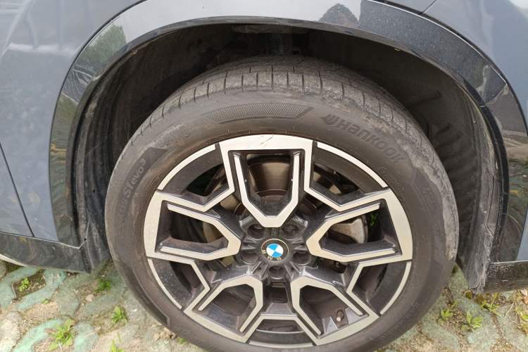 Used BMW X1 2023 sDrive25Li X Design Package Right Front Wheel Hub