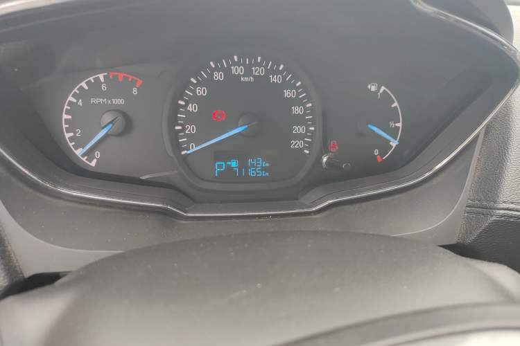 Used Ford Escort 2015 1.5L Automatic Fashion Model Odometer Close Up