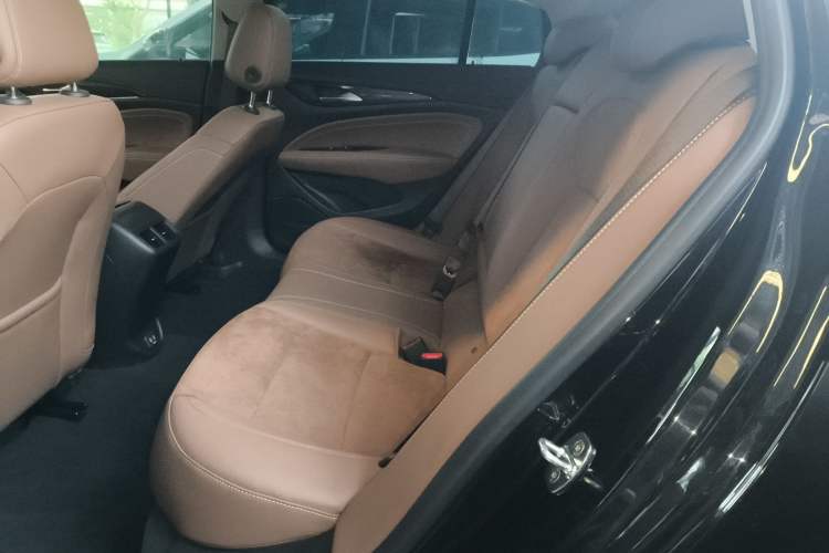 Used Buick Regal 2024 28T Luxury Edition Left Rear Seat